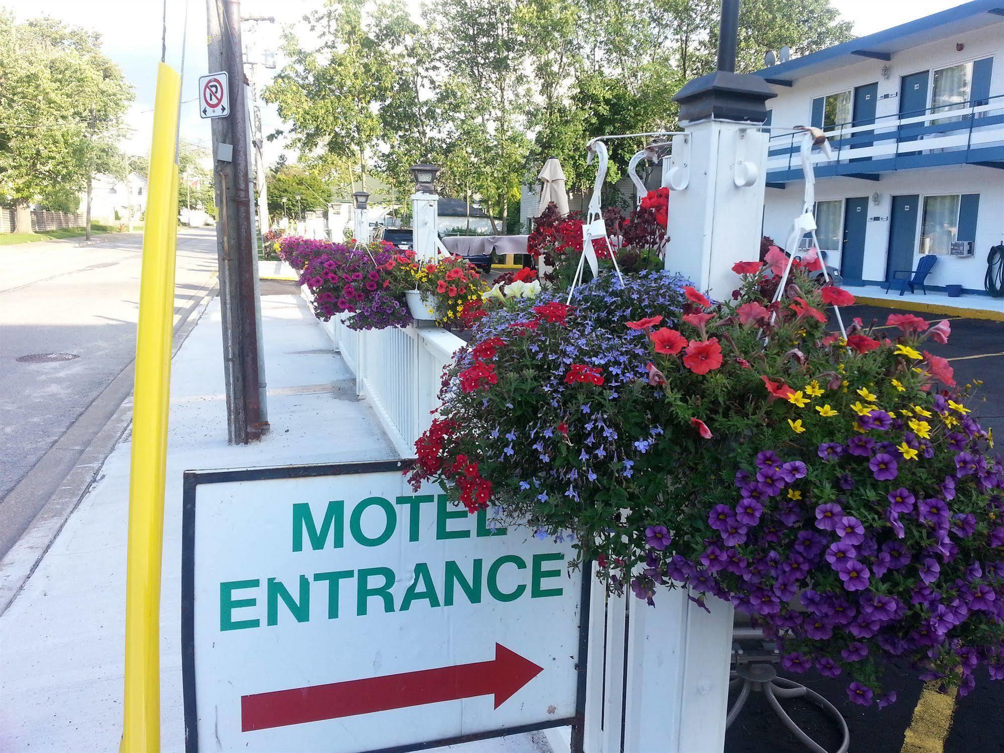 Niagara Parkway Court Motel Exterior photo